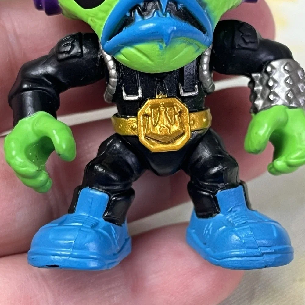 Treasure X Sunken Gold Syd Fish Figure Neon Green Alien Toy Collectible